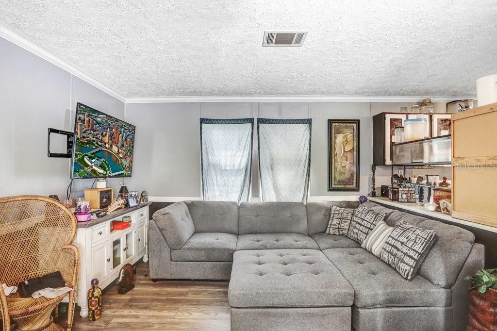 For Sale: $189,900 (3 beds, 2 baths, 1344 Square Feet)