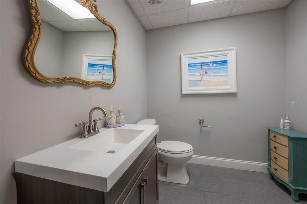 Под контрактом: $695,000 (0 спален, 0 ванн, 1980 Квадратных фут)