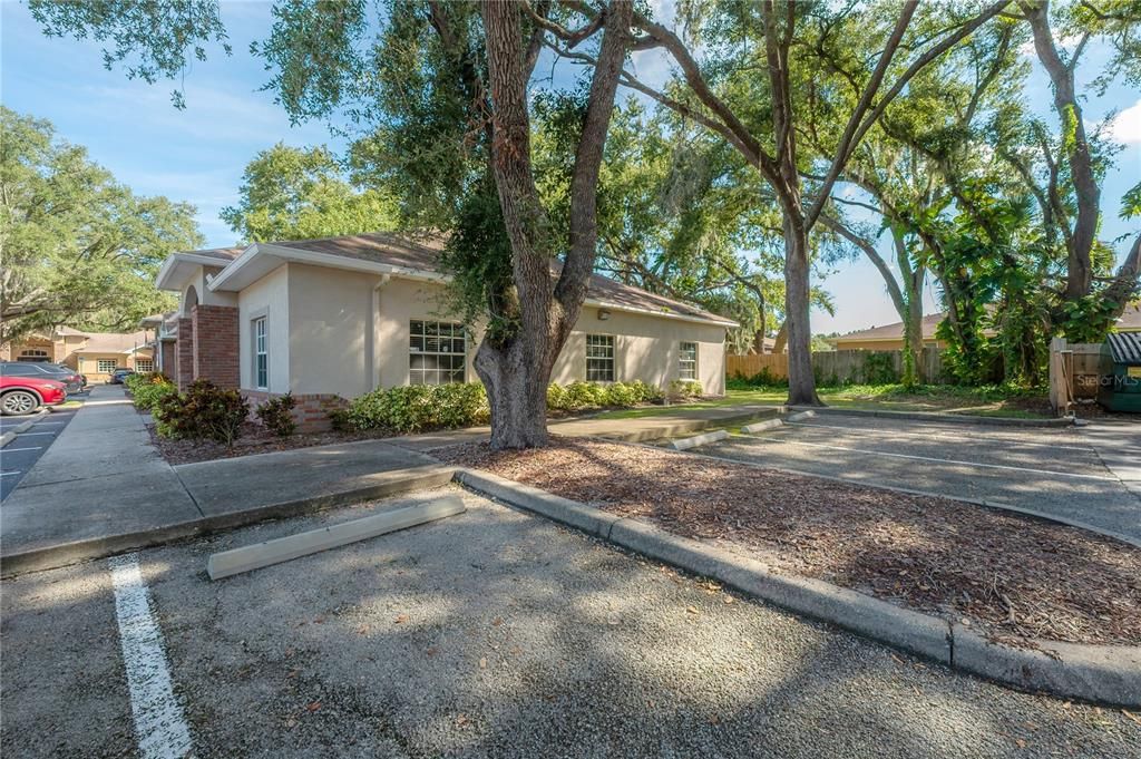 Под контрактом: $695,000 (0 спален, 0 ванн, 1980 Квадратных фут)