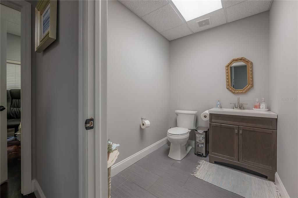 Под контрактом: $695,000 (0 спален, 0 ванн, 1980 Квадратных фут)