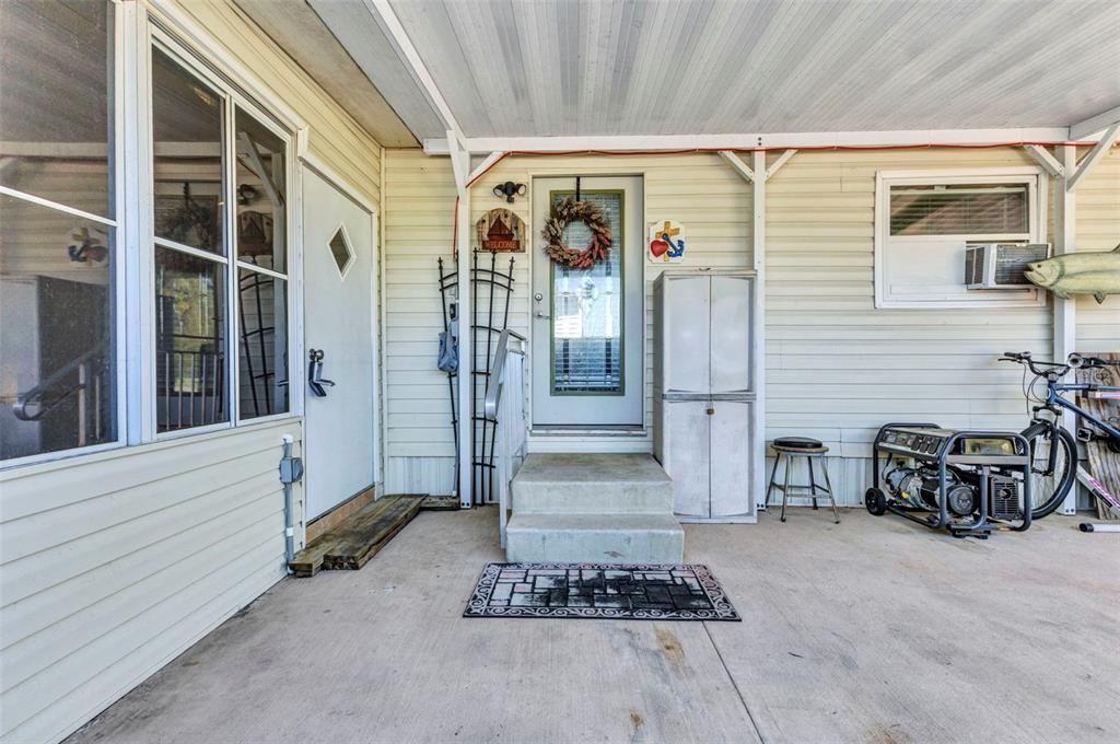 For Sale: $189,900 (1 beds, 1 baths, 576 Square Feet)