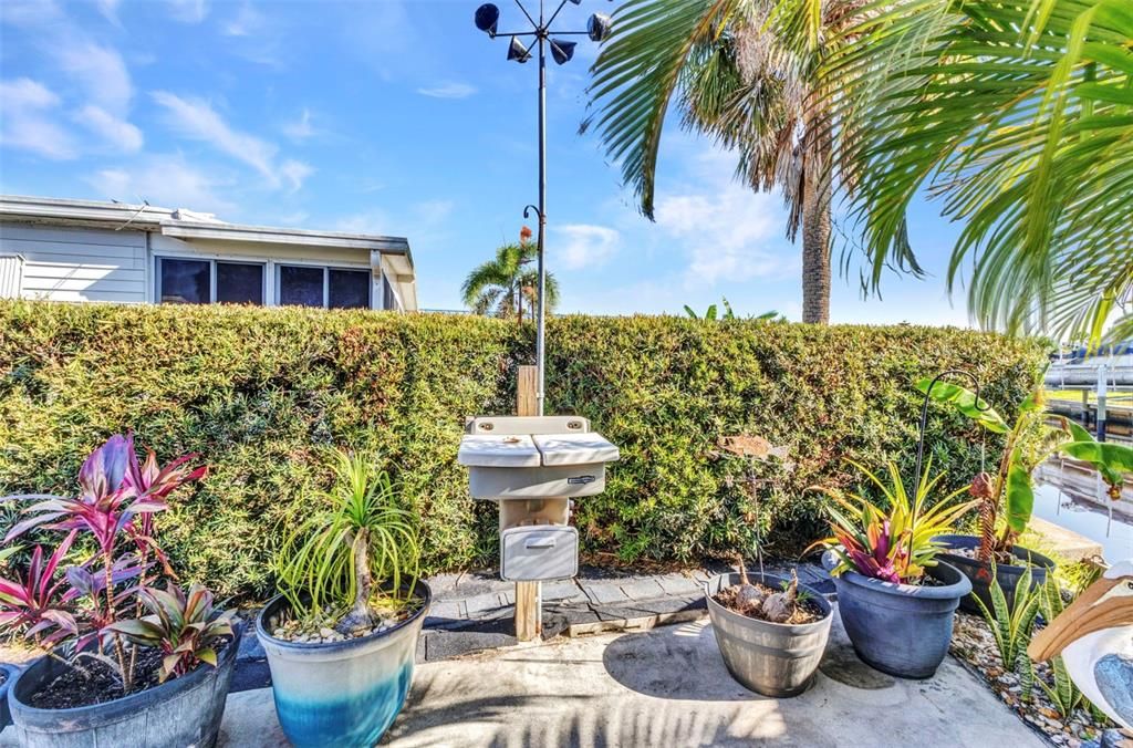 For Sale: $189,900 (1 beds, 1 baths, 576 Square Feet)