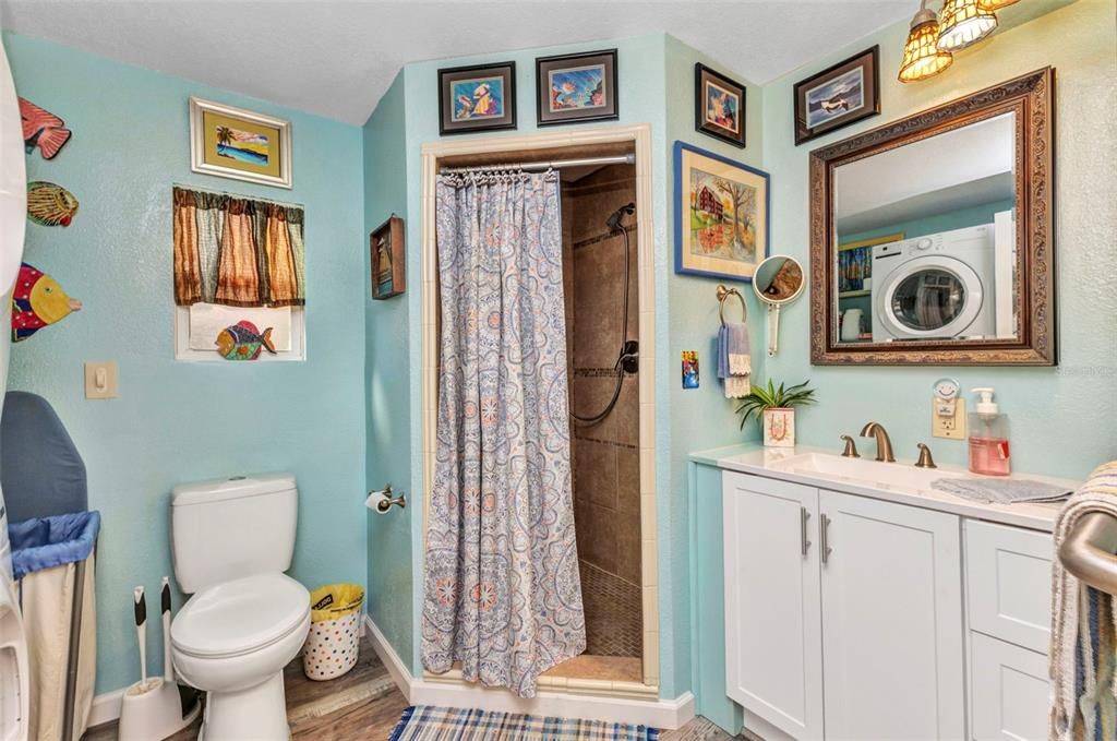 For Sale: $189,900 (1 beds, 1 baths, 576 Square Feet)