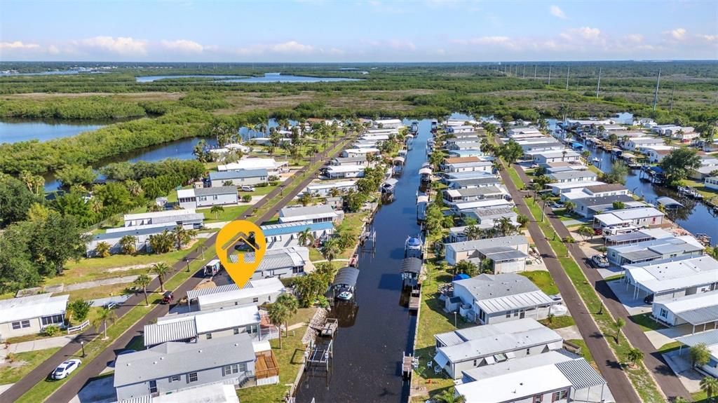 For Sale: $189,900 (1 beds, 1 baths, 576 Square Feet)