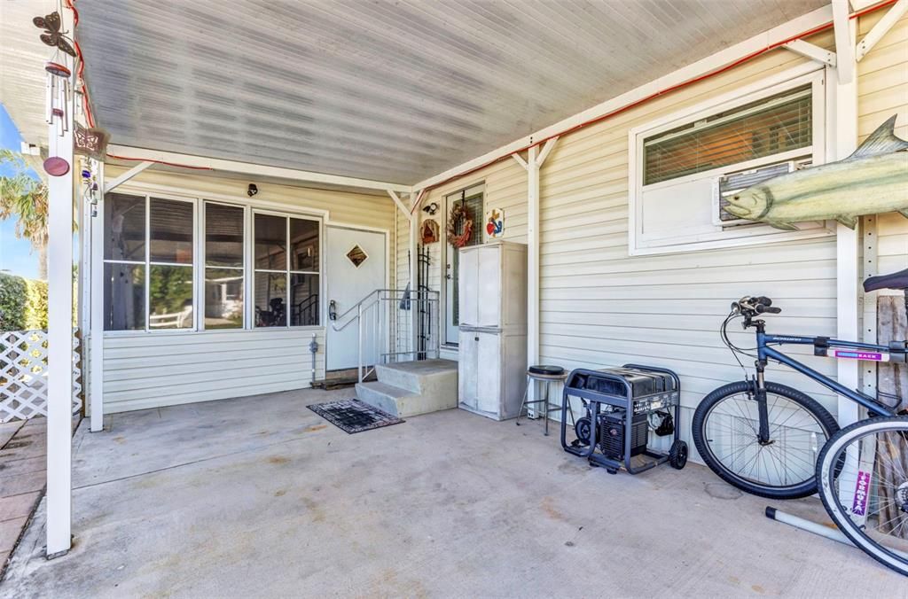 For Sale: $189,900 (1 beds, 1 baths, 576 Square Feet)