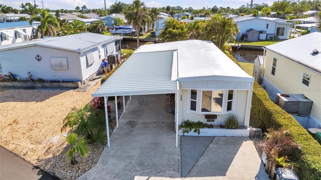 For Sale: $189,900 (1 beds, 1 baths, 576 Square Feet)