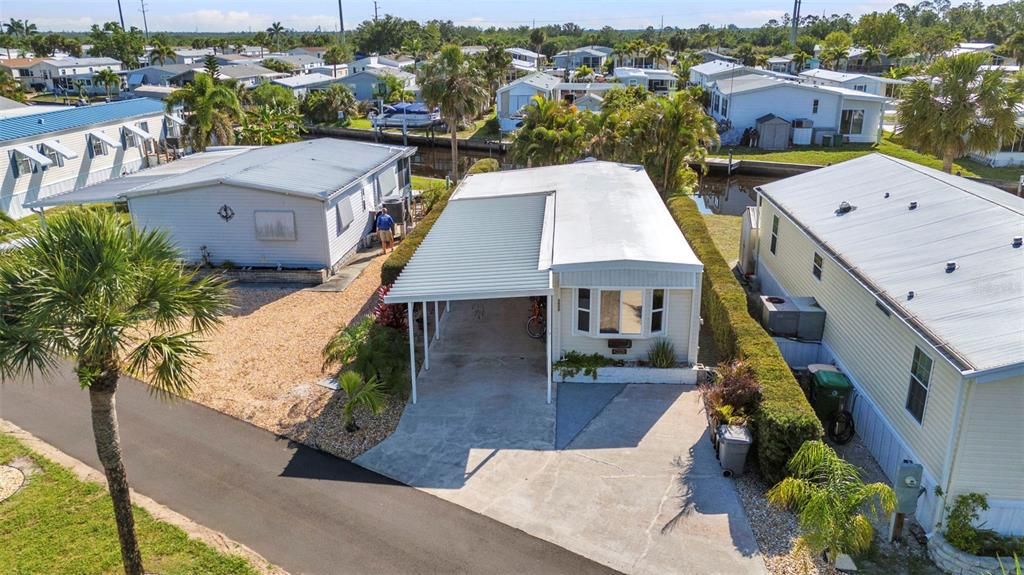 For Sale: $189,900 (1 beds, 1 baths, 576 Square Feet)