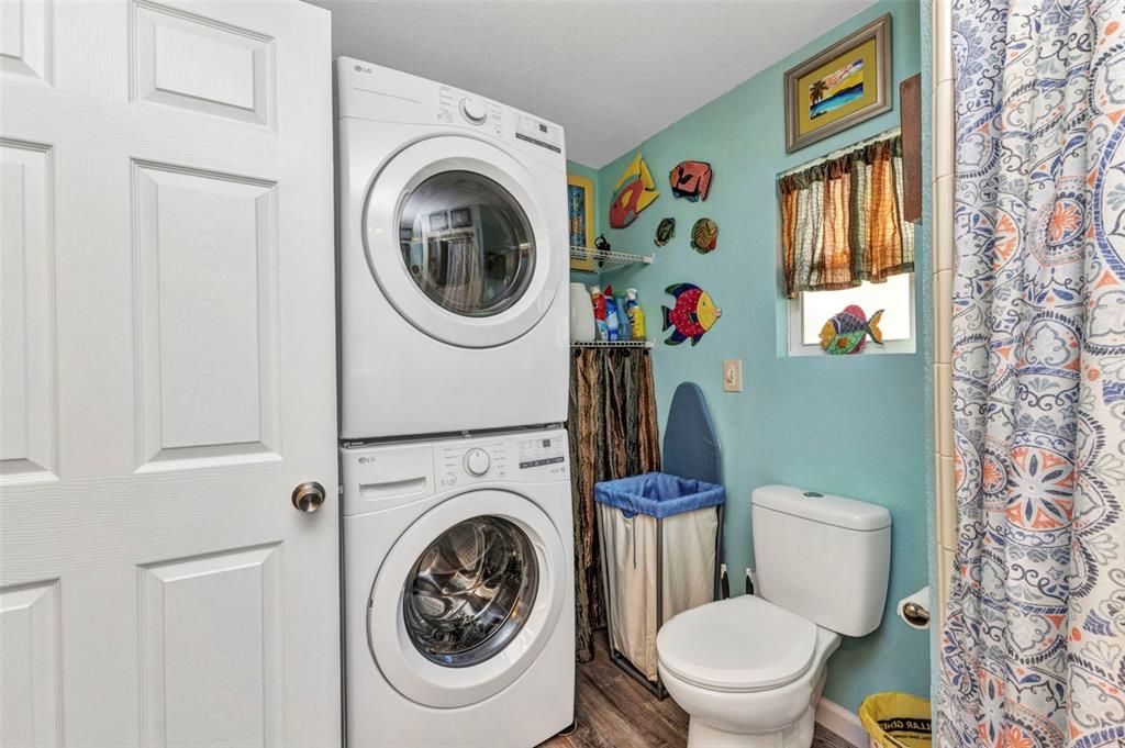 For Sale: $189,900 (1 beds, 1 baths, 576 Square Feet)