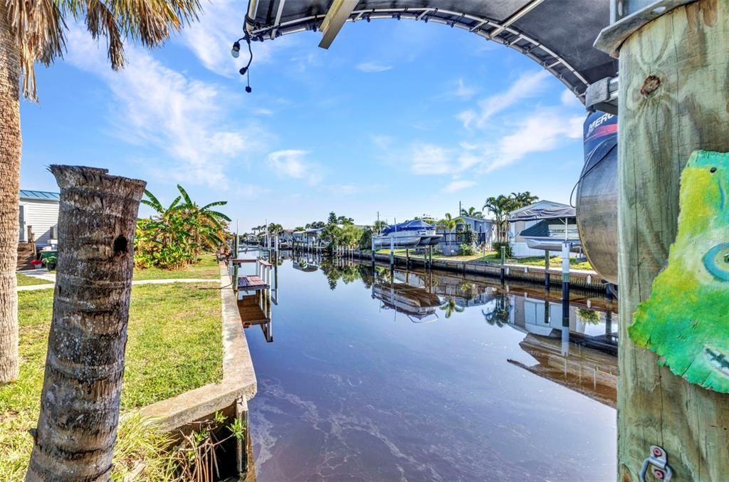 For Sale: $189,900 (1 beds, 1 baths, 576 Square Feet)