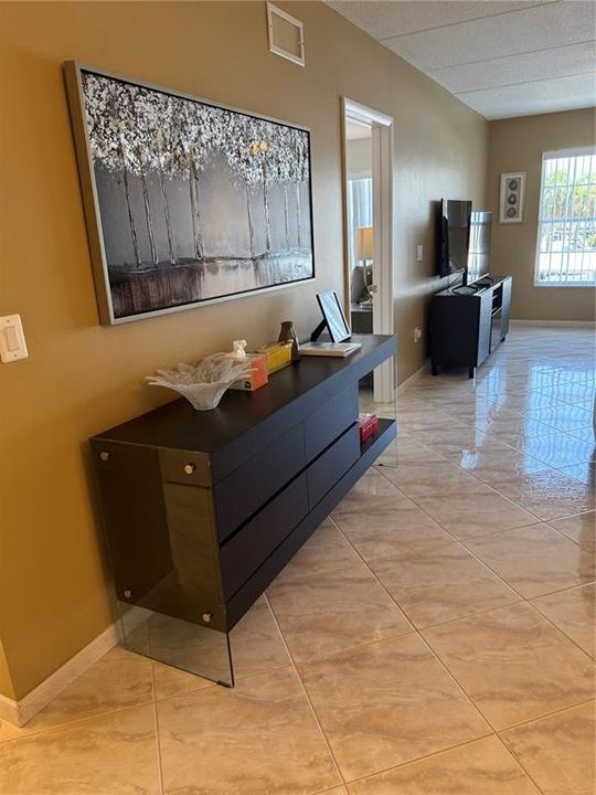 出租: $3,000 (2 贝兹, 2 浴室, 1062 平方英尺)