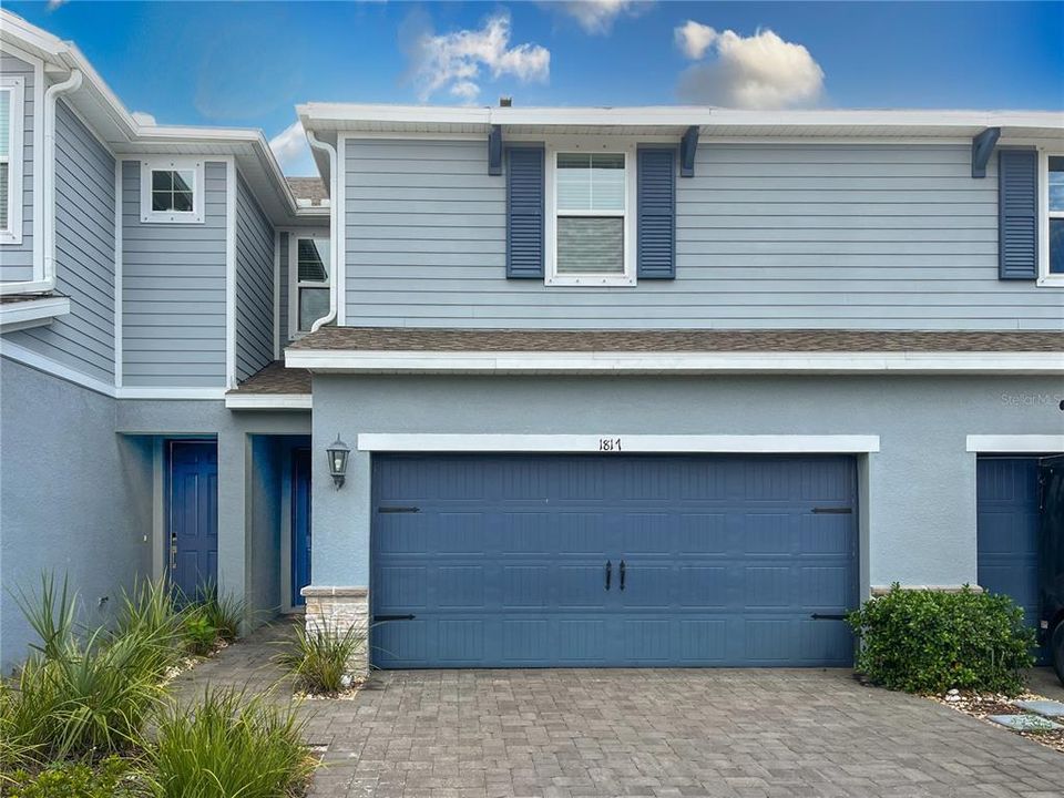 Под контрактом: $2,195 (3 спален, 2 ванн, 1591 Квадратных фут)