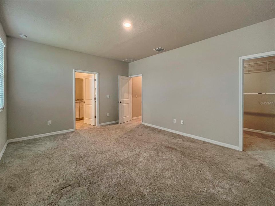 Под контрактом: $2,195 (3 спален, 2 ванн, 1591 Квадратных фут)