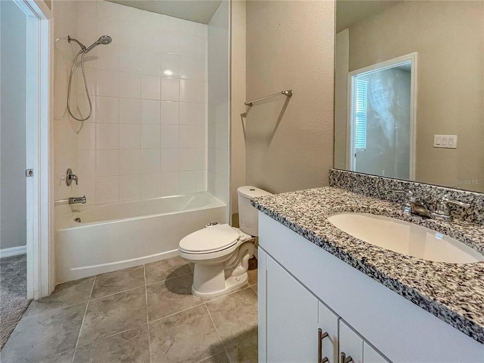 Под контрактом: $2,195 (3 спален, 2 ванн, 1591 Квадратных фут)