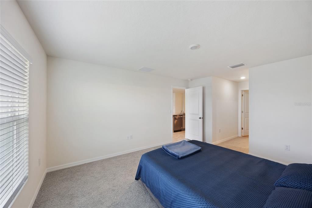 For Rent: $2,500 (3 beds, 2 baths, 1672 Square Feet)