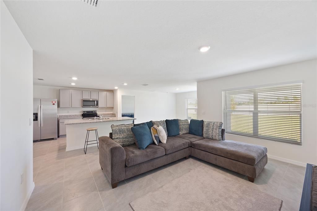 For Rent: $2,500 (3 beds, 2 baths, 1672 Square Feet)