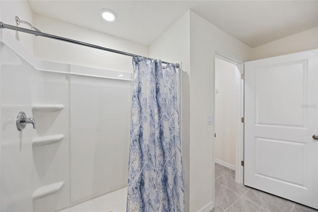 For Rent: $2,500 (3 beds, 2 baths, 1672 Square Feet)