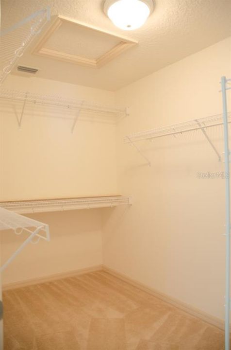 For Rent: $2,100 (3 beds, 2 baths, 2139 Square Feet)