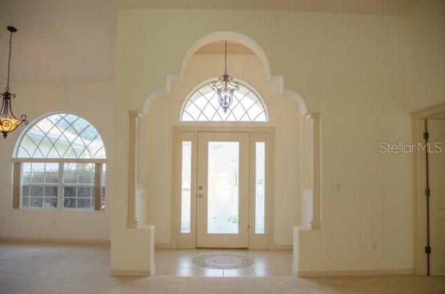 For Rent: $2,100 (3 beds, 2 baths, 2139 Square Feet)