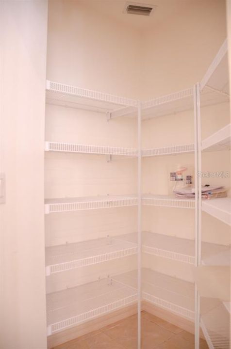 For Rent: $2,100 (3 beds, 2 baths, 2139 Square Feet)