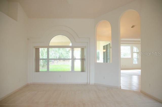 For Rent: $2,100 (3 beds, 2 baths, 2139 Square Feet)