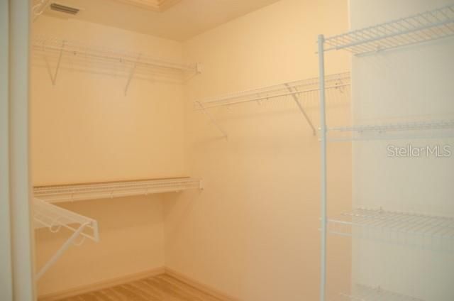 For Rent: $2,100 (3 beds, 2 baths, 2139 Square Feet)