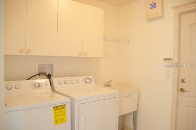 For Rent: $2,100 (3 beds, 2 baths, 2139 Square Feet)