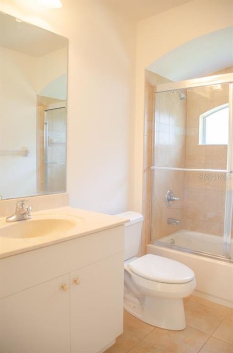 For Rent: $2,100 (3 beds, 2 baths, 2139 Square Feet)