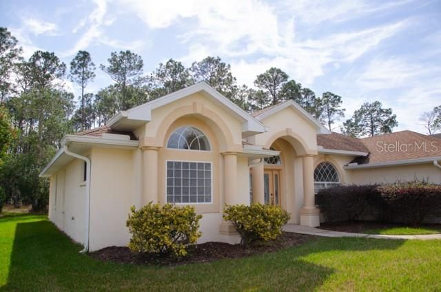 For Rent: $2,100 (3 beds, 2 baths, 2139 Square Feet)