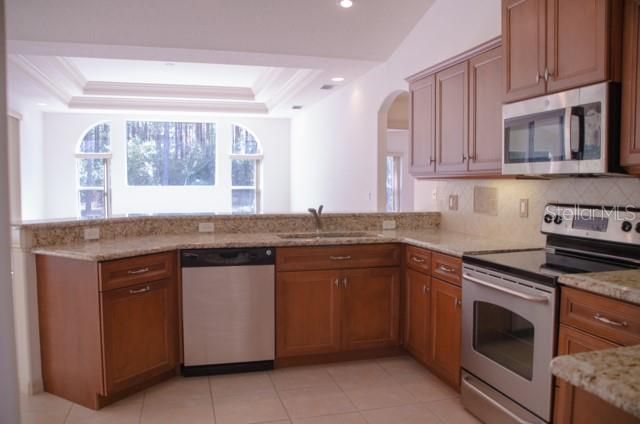 For Rent: $2,100 (3 beds, 2 baths, 2139 Square Feet)