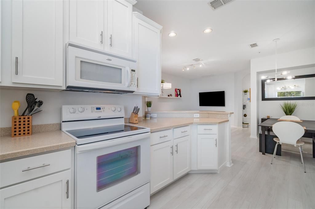 Activo con contrato: $299,900 (3 camas, 2 baños, 1575 Pies cuadrados)