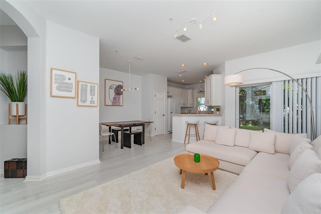 Activo con contrato: $299,900 (3 camas, 2 baños, 1575 Pies cuadrados)