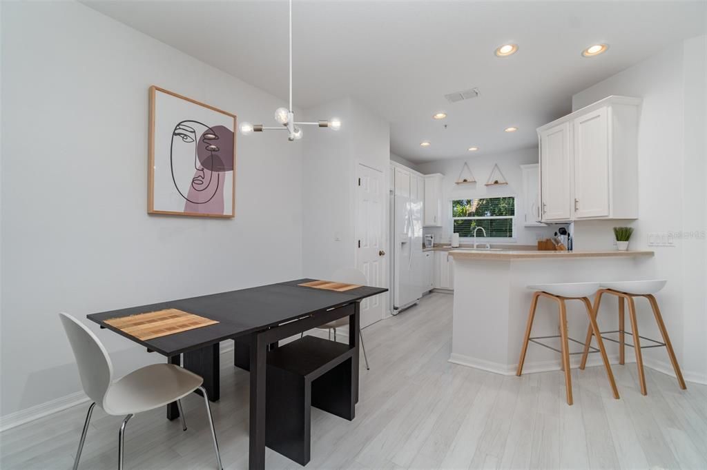 Activo con contrato: $299,900 (3 camas, 2 baños, 1575 Pies cuadrados)