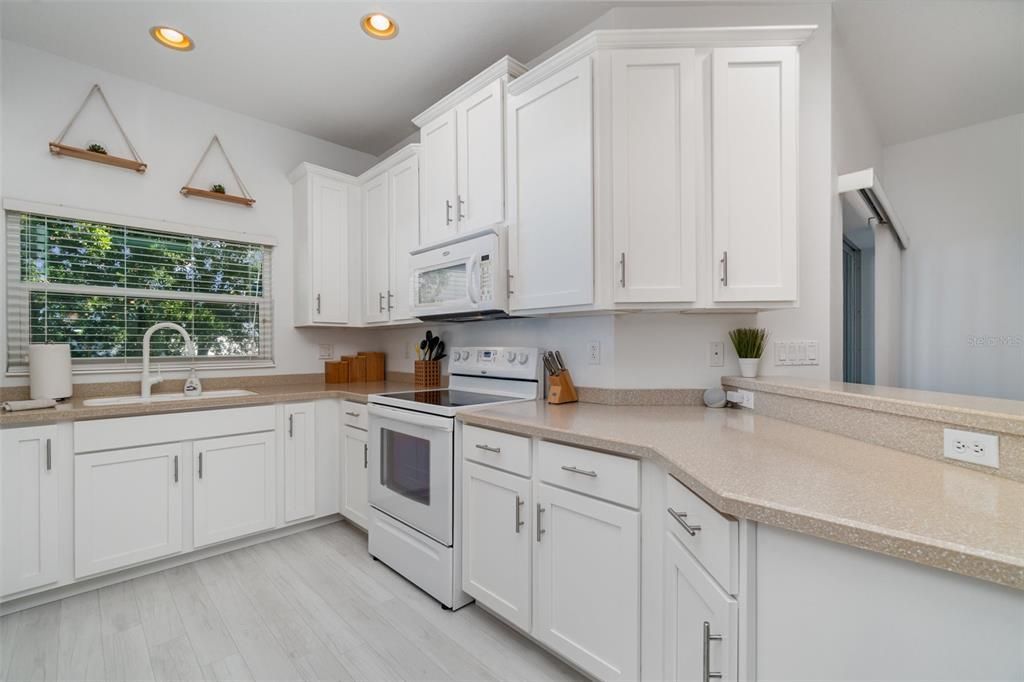 Activo con contrato: $299,900 (3 camas, 2 baños, 1575 Pies cuadrados)