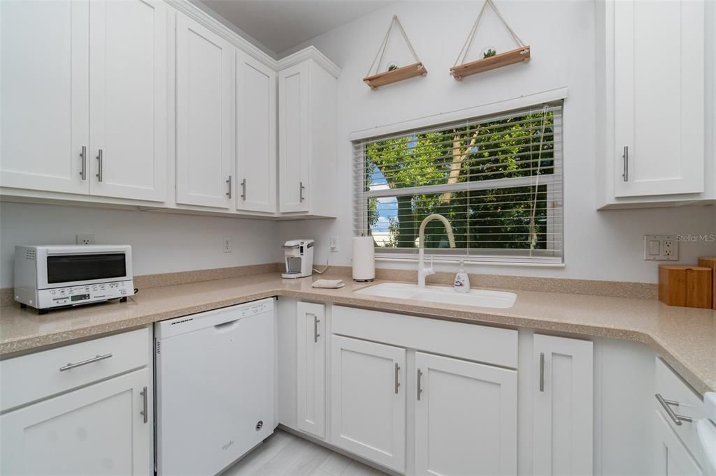 Activo con contrato: $299,900 (3 camas, 2 baños, 1575 Pies cuadrados)