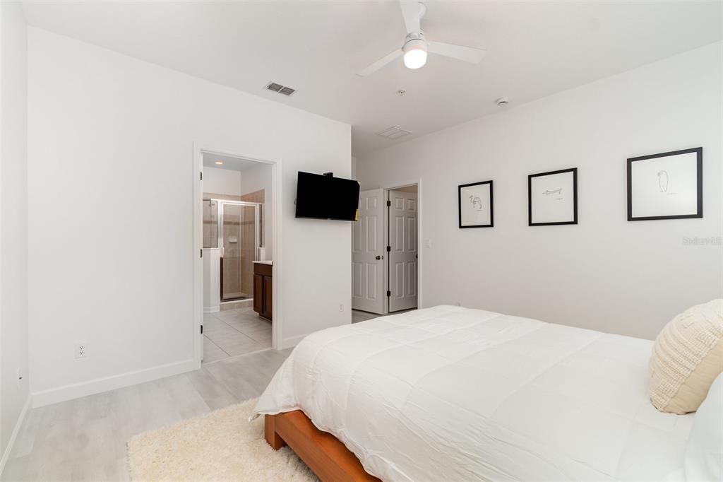 Activo con contrato: $299,900 (3 camas, 2 baños, 1575 Pies cuadrados)