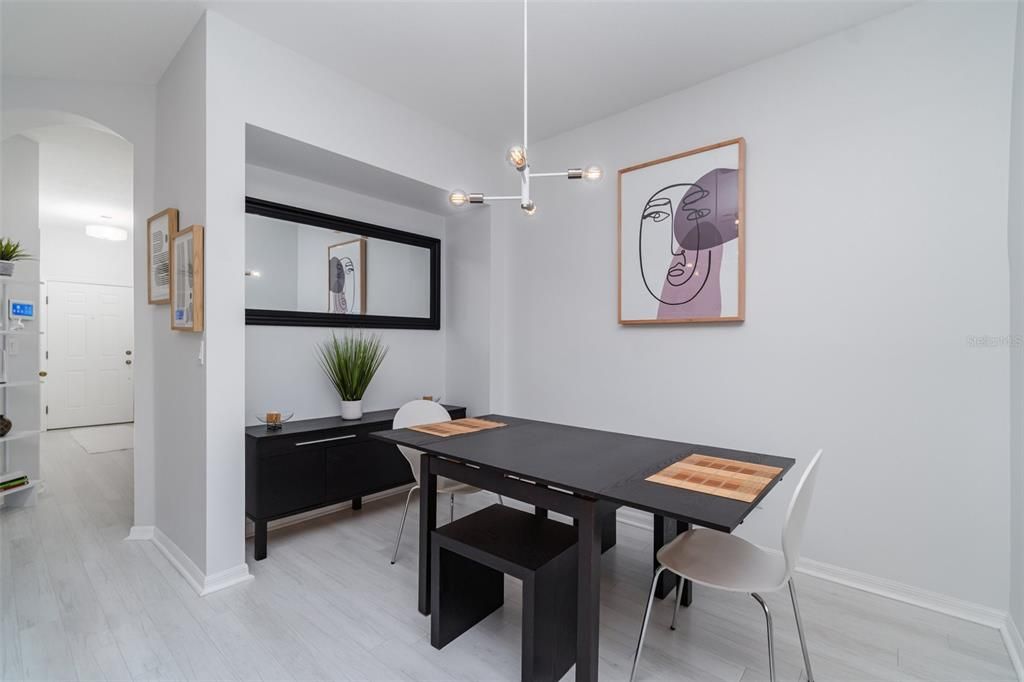 Activo con contrato: $299,900 (3 camas, 2 baños, 1575 Pies cuadrados)