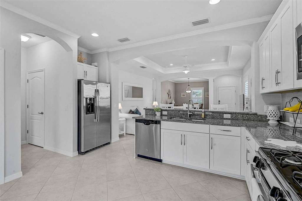 For Sale: $435,000 (3 beds, 2 baths, 1511 Square Feet)