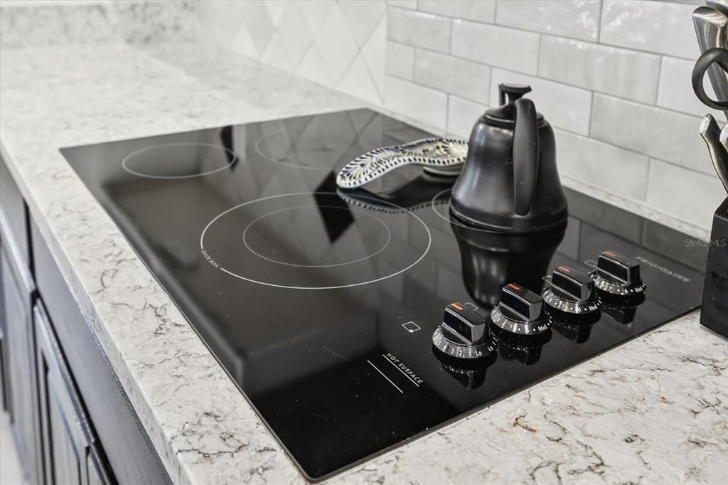 待售: $669,999 (4 贝兹, 2 浴室, 2228 平方英尺)