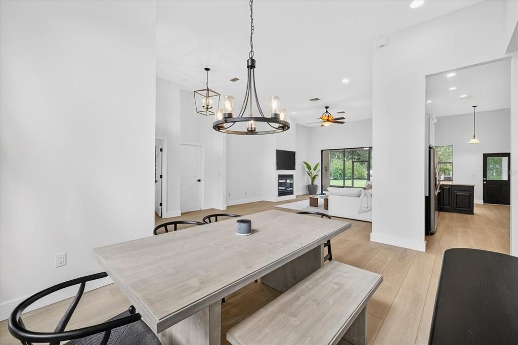 待售: $669,999 (4 贝兹, 2 浴室, 2228 平方英尺)