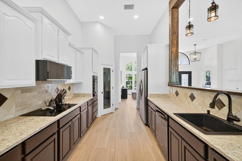 待售: $669,999 (4 贝兹, 2 浴室, 2228 平方英尺)