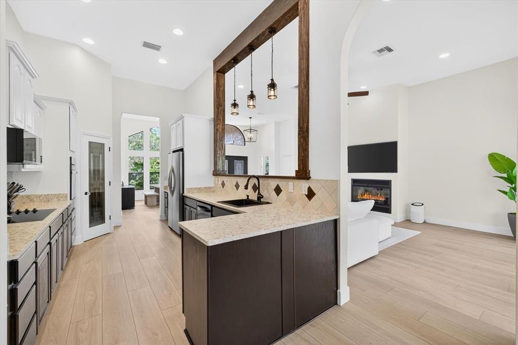 待售: $669,999 (4 贝兹, 2 浴室, 2228 平方英尺)