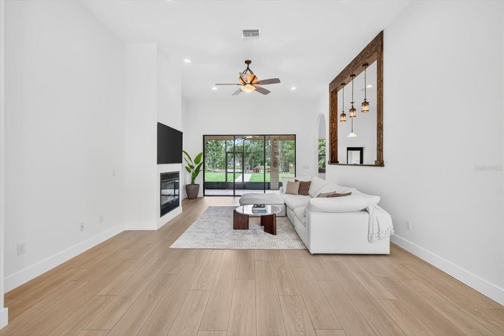 待售: $669,999 (4 贝兹, 2 浴室, 2228 平方英尺)