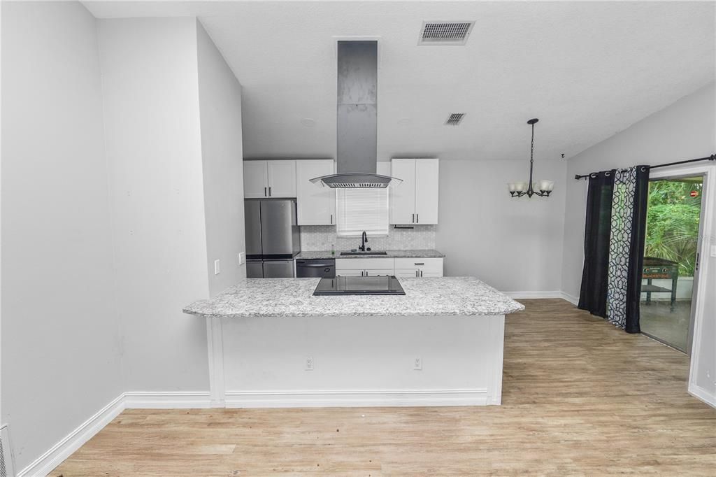 Activo con contrato: $250,000 (4 camas, 2 baños, 1253 Pies cuadrados)