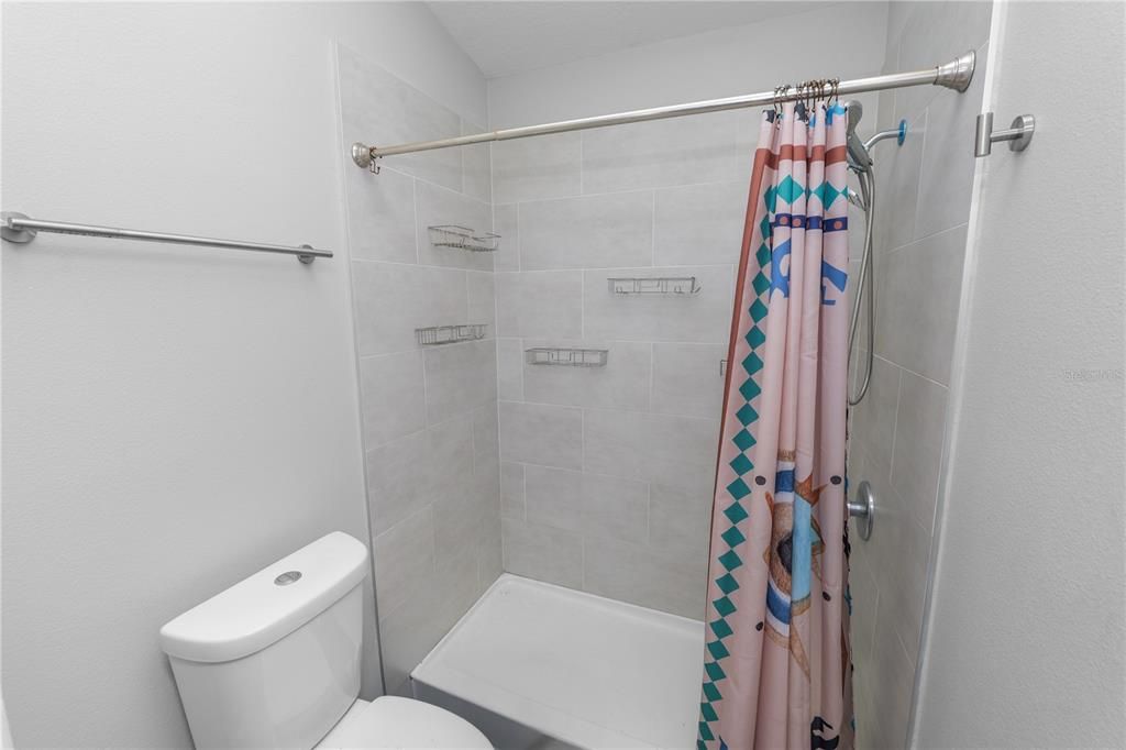 Activo con contrato: $250,000 (4 camas, 2 baños, 1253 Pies cuadrados)