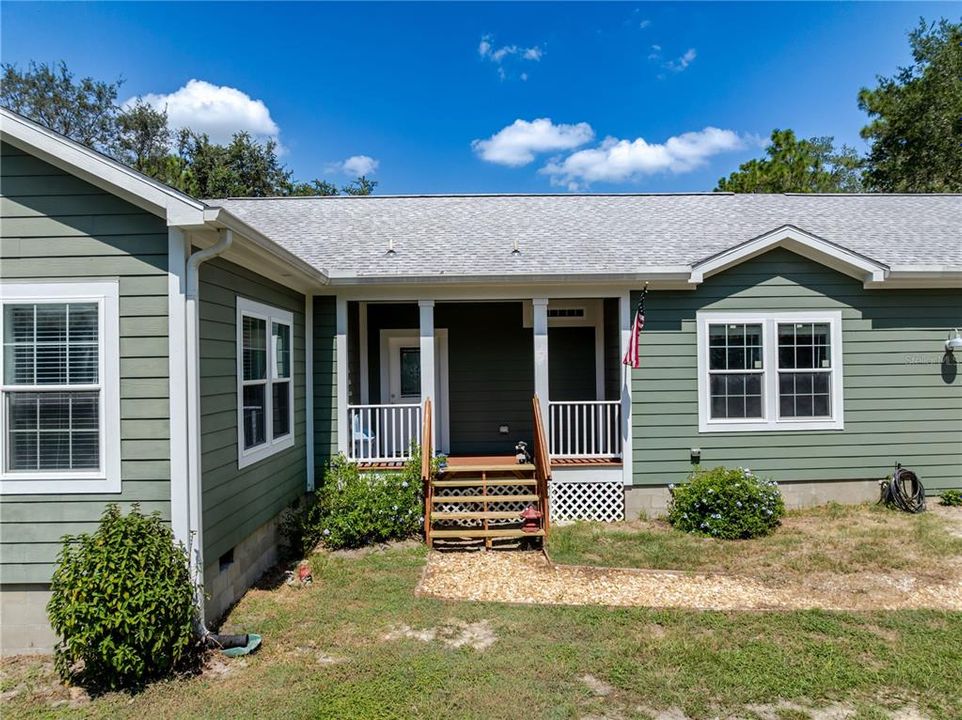 合同活跃: $425,000 (4 贝兹, 3 浴室, 2192 平方英尺)