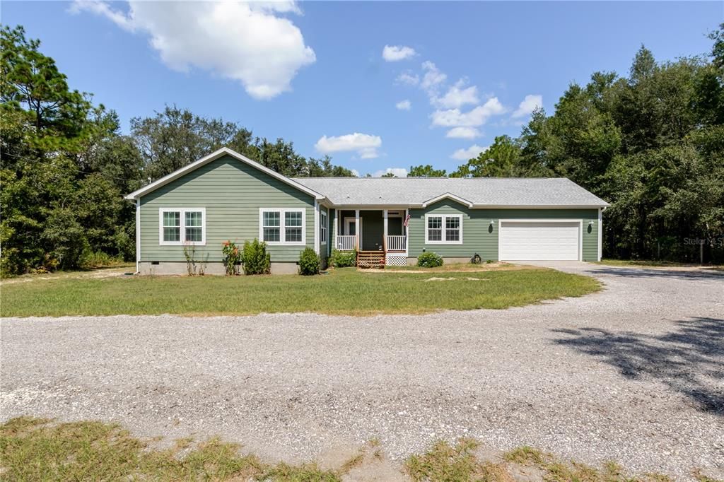 合同活跃: $425,000 (4 贝兹, 3 浴室, 2192 平方英尺)