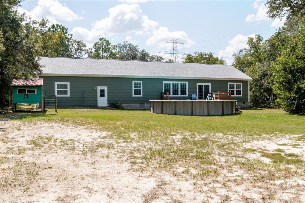 合同活跃: $425,000 (4 贝兹, 3 浴室, 2192 平方英尺)