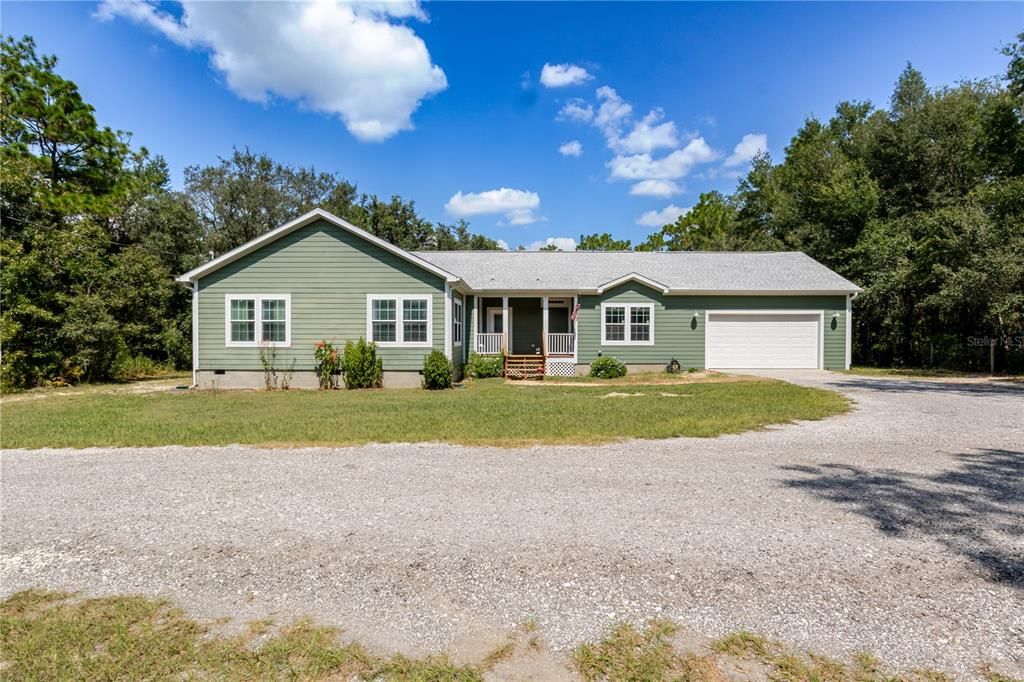 合同活跃: $425,000 (4 贝兹, 3 浴室, 2192 平方英尺)