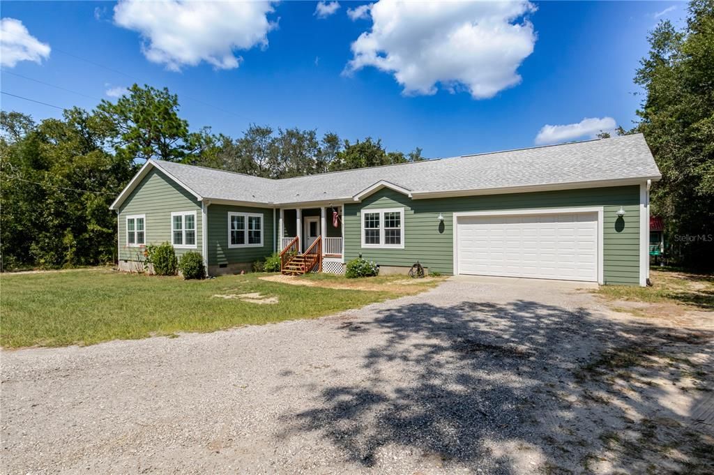 合同活跃: $425,000 (4 贝兹, 3 浴室, 2192 平方英尺)