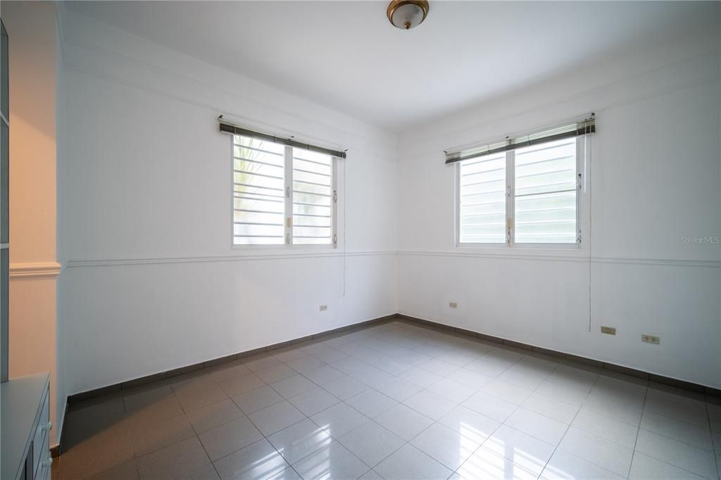 待售: $1,195,000 (5 贝兹, 4 浴室, 0 平方英尺)